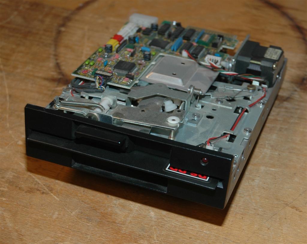 vijf-en-een-kwart-inch disk-drive